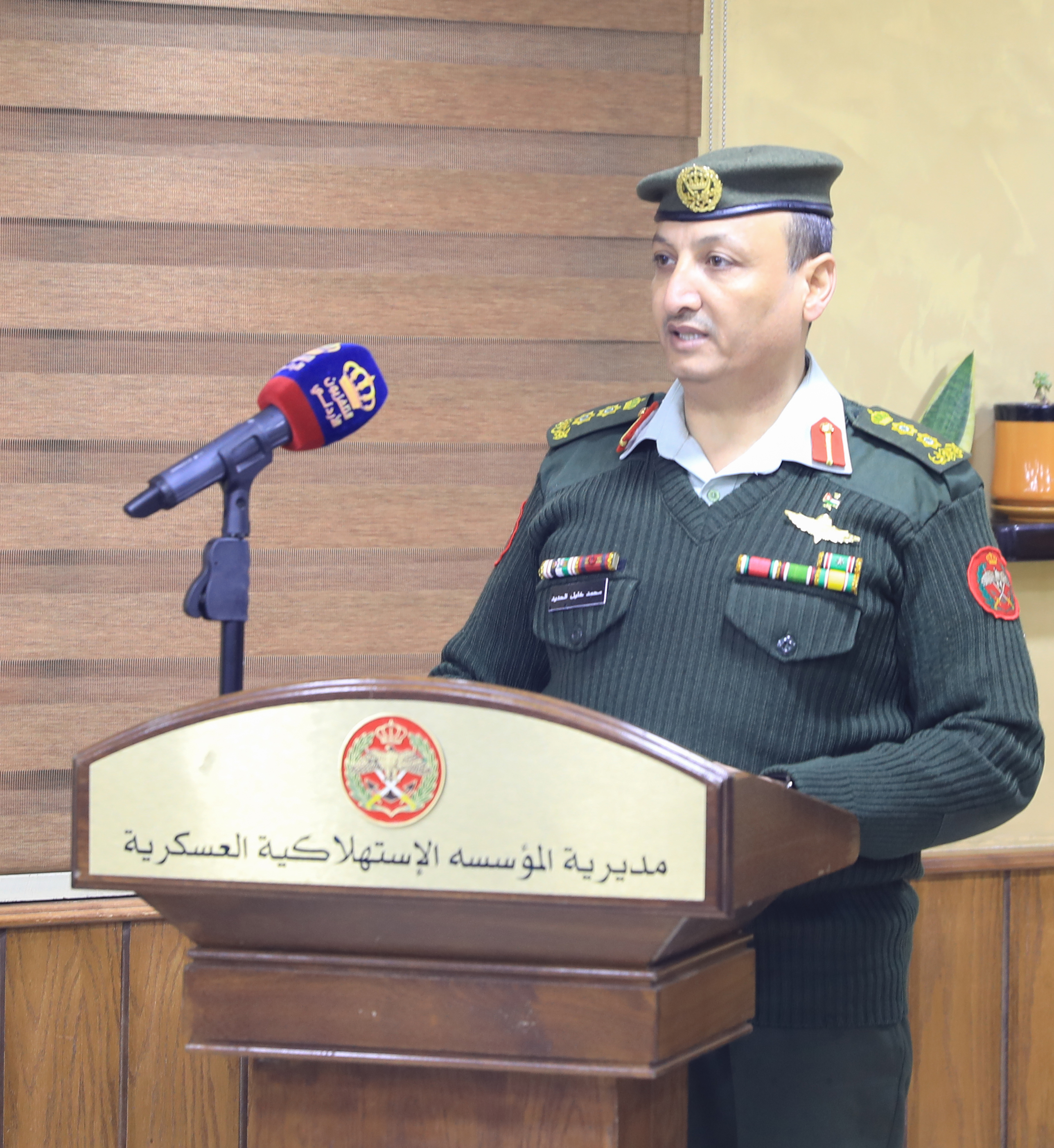 رئيس هيئة الأركان المشتركة يزور مديرية المؤسسة الاستهلاكية العسكرية .. صور